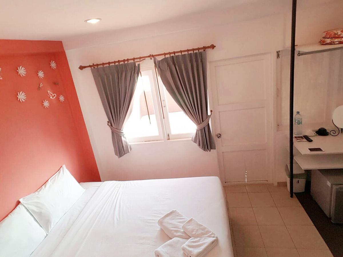 Blue Moon Hotel Hua Hin Exterior photo